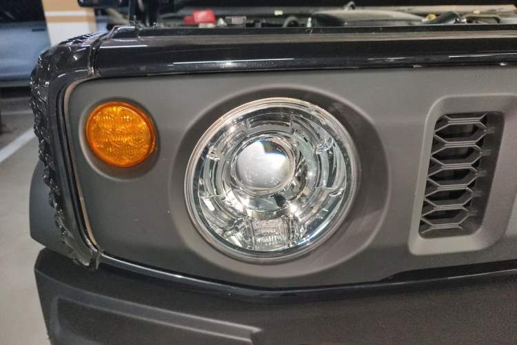 Used Suzuki Jimny  Right Front Headlight