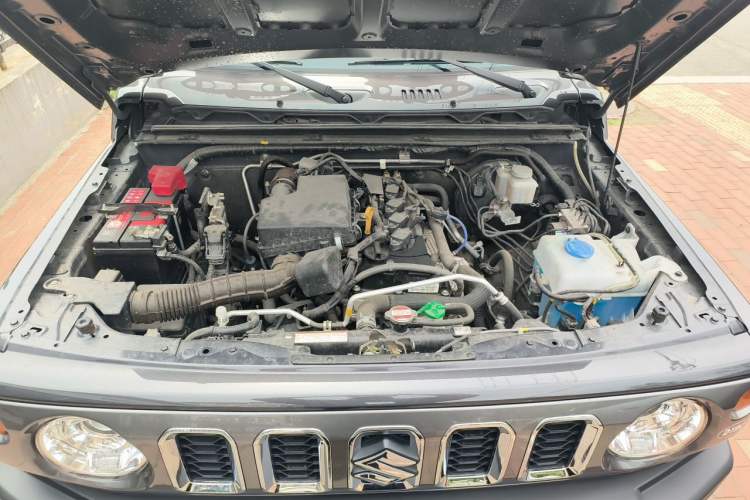 Used Suzuki Jimny  Engine Bay