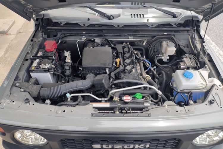 Used Suzuki Jimny  Engine Bay