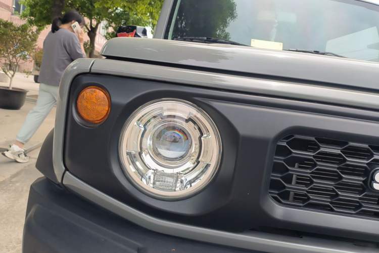 Used Suzuki Jimny  Right Front Headlight