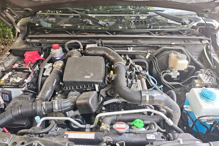 Used Suzuki Jimny  Engine Bay