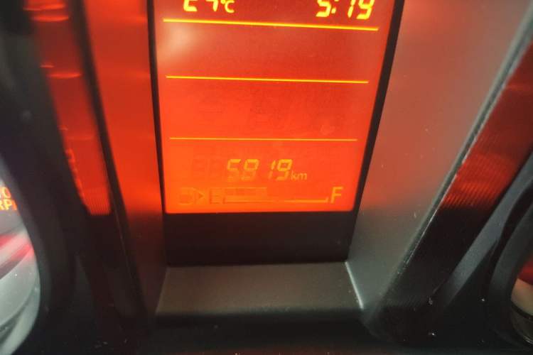 Used Suzuki Jimny  Odometer Close Up