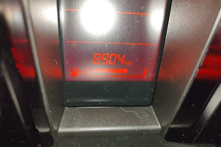 Used Suzuki Jimny  Odometer Close Up