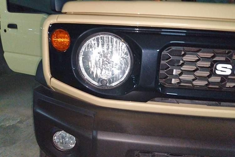 Used Suzuki Jimny  Right Front Headlight