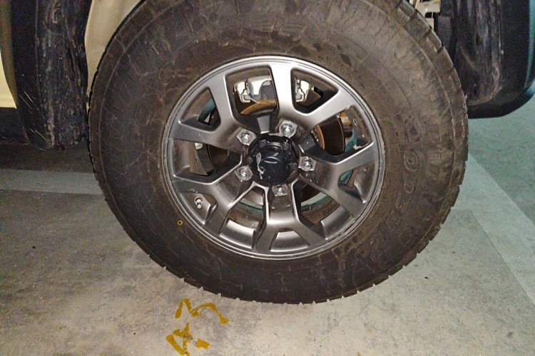 Used Suzuki Jimny  Right Front Wheel Hub