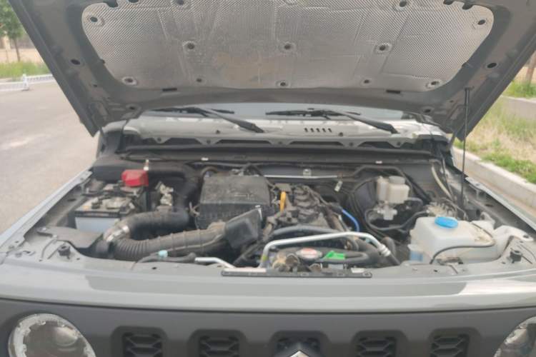 Used Suzuki Jimny  Engine Bay