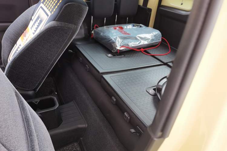 Used Suzuki Jimny  Left Rear Seat