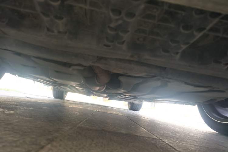 Used Suzuki Kizashi 2010 2.4L Two-Wheel Drive Standard Edition Chassis Front