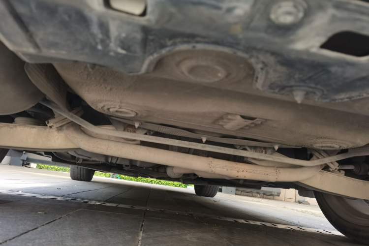 Used Suzuki Kizashi 2010 2.4L Two-Wheel Drive Standard Edition Chassis Rear