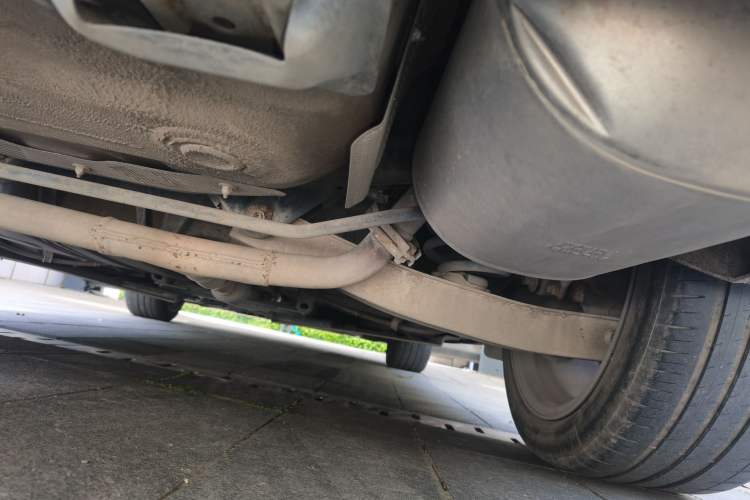 Used Suzuki Kizashi 2010 2.4L Two-Wheel Drive Standard Edition Chassis Rear Right