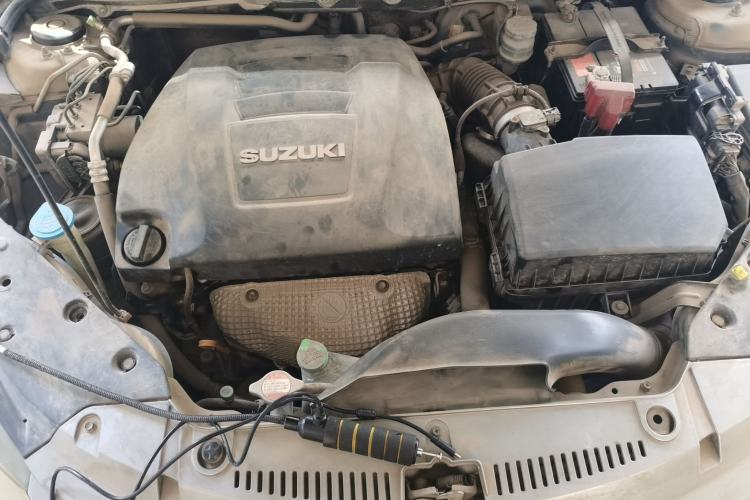 Used Suzuki Kizashi 2010 2.4L Two-Wheel Drive Standard Edition Engine Bay