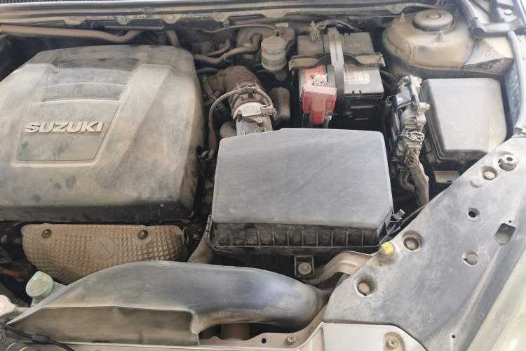 Used Suzuki Kizashi 2010 2.4L Two-Wheel Drive Standard Edition Engine Bay Left