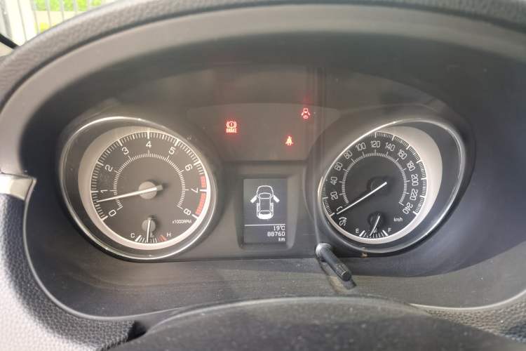 Used Suzuki Kizashi 2010 2.4L Two-Wheel Drive Standard Edition Instrument Cluster