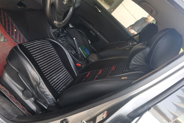 Used Suzuki Kizashi 2010 2.4L Two-Wheel Drive Standard Edition Left Front Seat