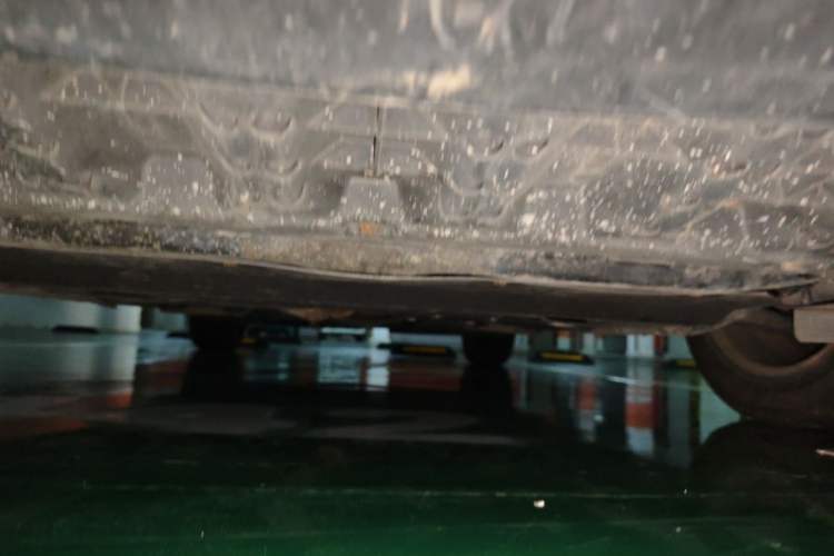 Used Suzuki Kizashi 2011 2.4L Two-Wheel Drive CVT Standard Edition Chassis Front
