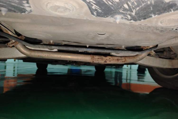 Used Suzuki Kizashi 2011 2.4L Two-Wheel Drive CVT Standard Edition Chassis Rear