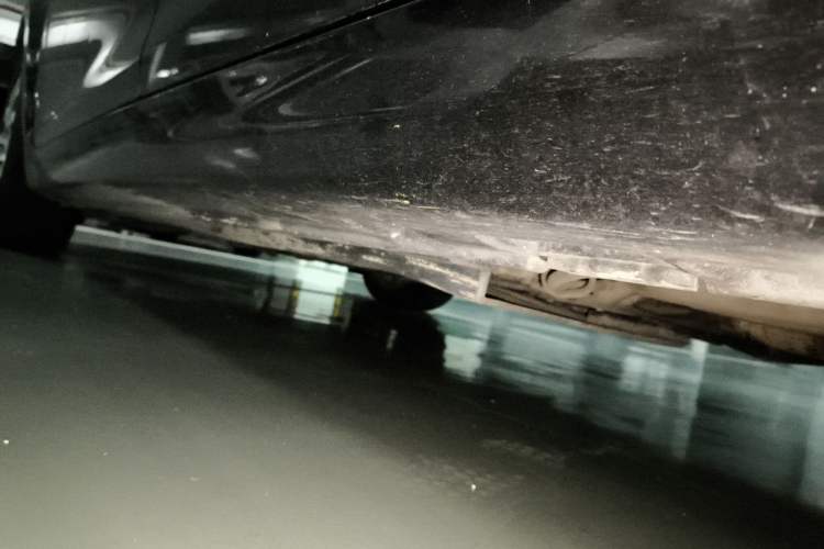 Used Suzuki Kizashi 2011 2.4L Two-Wheel Drive CVT Standard Edition Chassis Rear Left