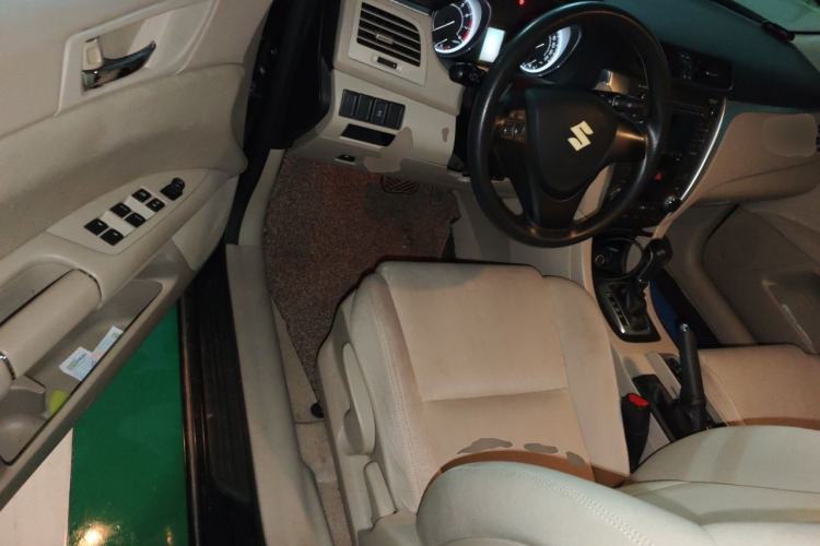 Used Suzuki Kizashi 2011 2.4L Two-Wheel Drive CVT Standard Edition Driver Seat