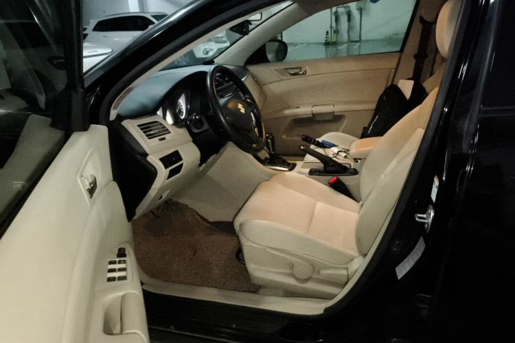 Used Suzuki Kizashi 2011 2.4L Two-Wheel Drive CVT Standard Edition Left Front Seat