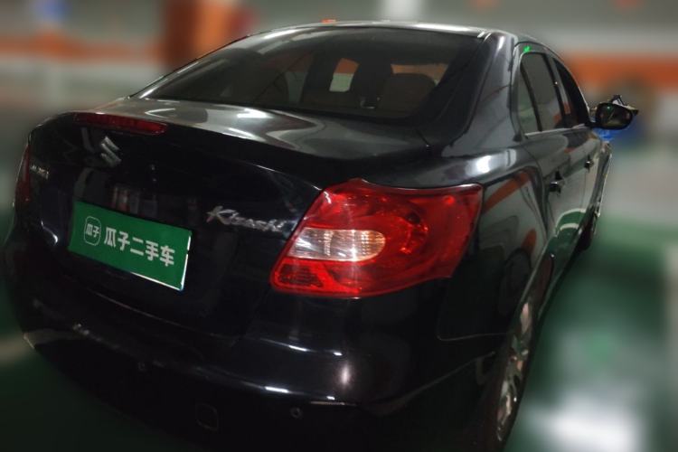 Used Suzuki Kizashi 2011 2.4L Two-Wheel Drive CVT Standard Edition Rear Right 45 Deg