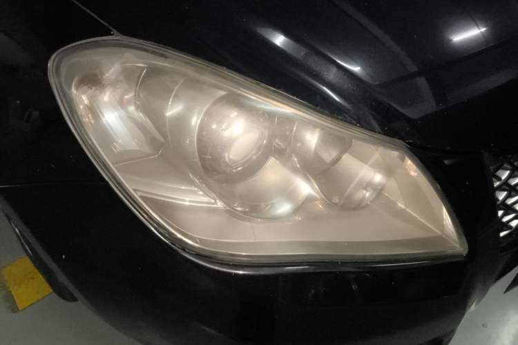 Used Suzuki Kizashi 2011 2.4L Two-Wheel Drive CVT Standard Edition Right Front Headlight