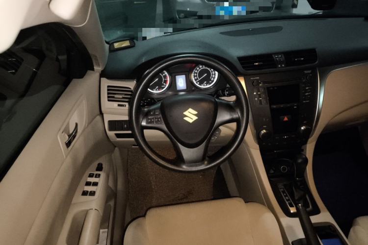 Used Suzuki Kizashi 2011 2.4L Two-Wheel Drive CVT Standard Edition Steering Wheel