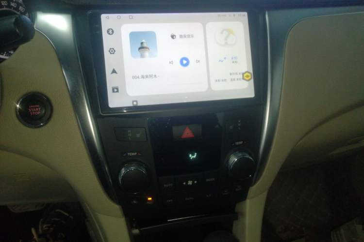 Used Suzuki Kizashi 2011 2.4L Two-Wheel Drive CVT Standard Edition Audio And AC Panel