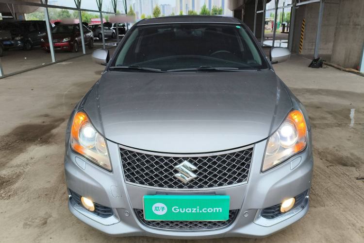 Used Suzuki Kizashi 2011 2.4L Two-Wheel Drive Sport with Navigation Front