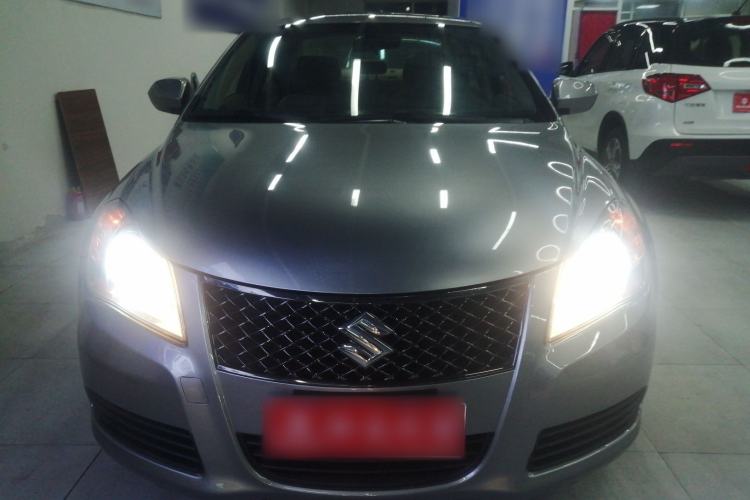 Used Suzuki Kizashi 2011 2.4L Two-Wheel Drive CVT Standard Edition Front