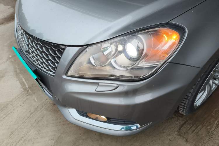 Used Suzuki Kizashi 2011 2.4L Two-Wheel Drive Sport with Navigation Left Front Headlight