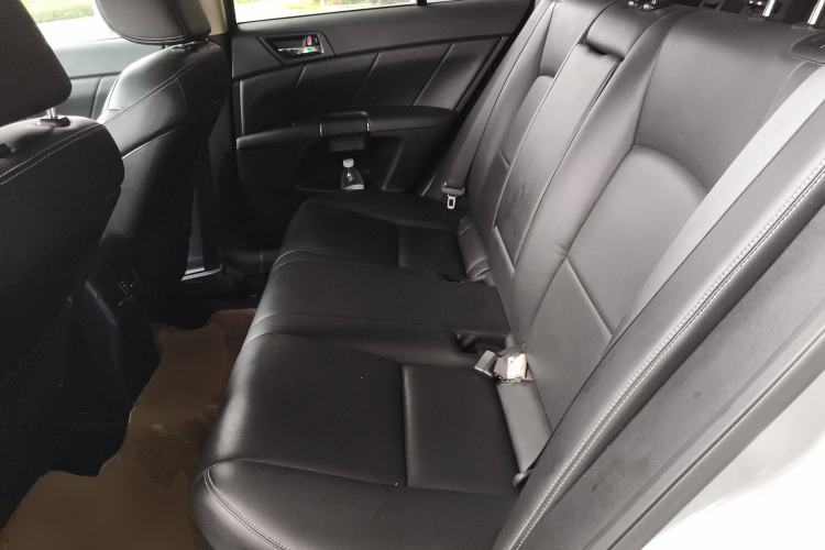 Used Suzuki Kizashi 2011 2.4L Two-Wheel Drive Sport with Navigation Left Rear Seat