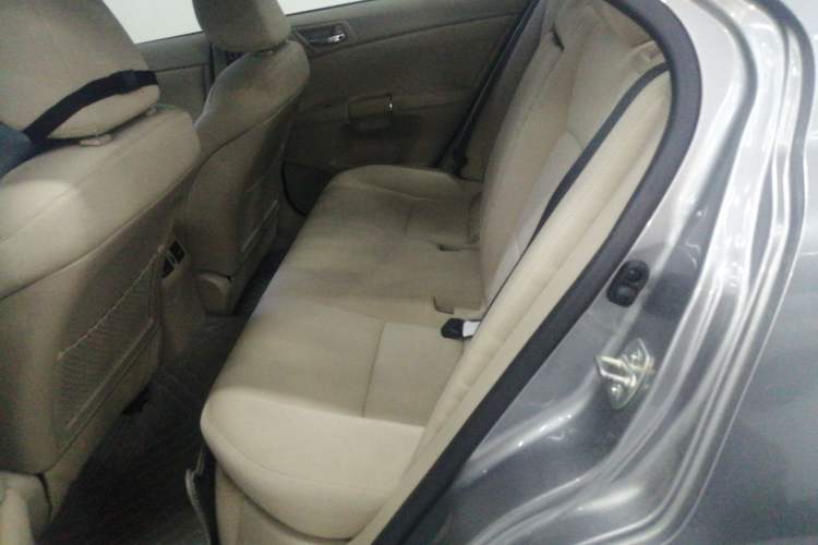 Used Suzuki Kizashi 2011 2.4L Two-Wheel Drive CVT Standard Edition Left Rear Seat