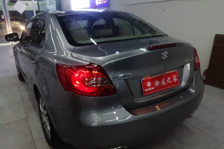 Used Suzuki Kizashi 2011 2.4L Two-Wheel Drive CVT Standard Edition Rear Left 45 Deg