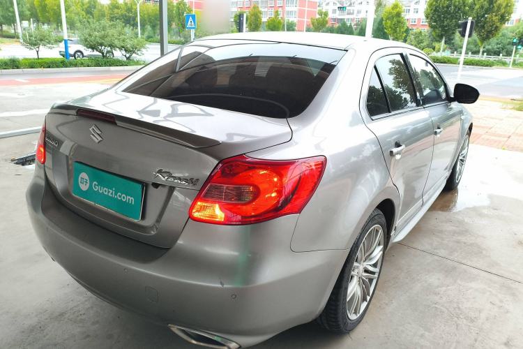 Used Suzuki Kizashi 2011 2.4L Two-Wheel Drive Sport with Navigation Rear Right 45 Deg