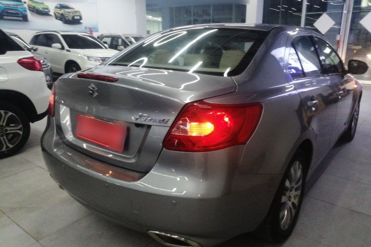 Used Suzuki Kizashi 2011 2.4L Two-Wheel Drive CVT Standard Edition Rear Right 45 Deg