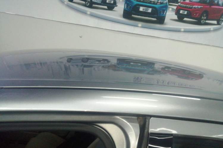 Used Suzuki Kizashi 2011 2.4L Two-Wheel Drive CVT Standard Edition Roof