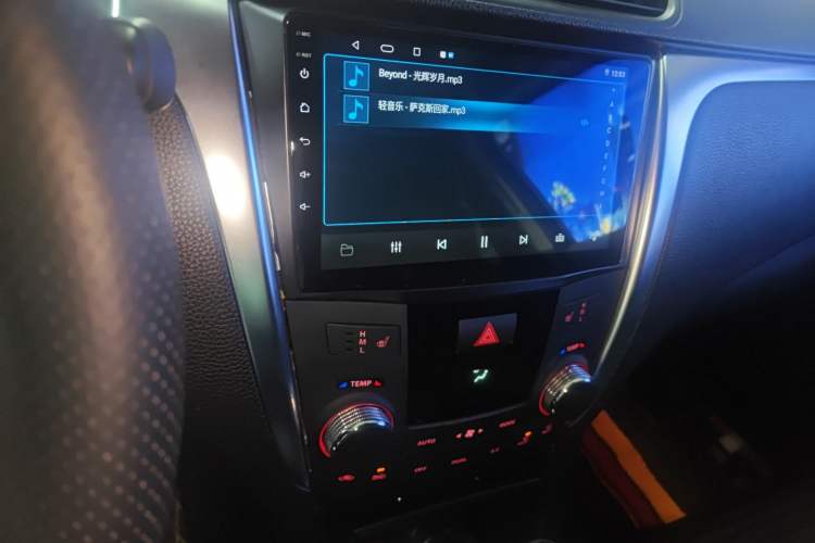 Used Suzuki Kizashi 2011 2.4L Two-Wheel Drive Sport with Navigation Audio And AC Panel
