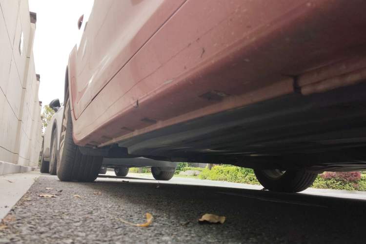 Used Suzuki Kizashi 2011 2.4L Two-Wheel Drive CVT Standard Edition Chassis Front Right