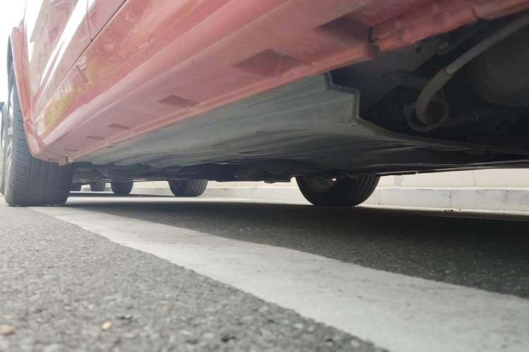 Used Suzuki Kizashi 2011 2.4L Two-Wheel Drive CVT Standard Edition Chassis Rear Left