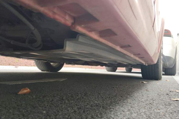 Used Suzuki Kizashi 2011 2.4L Two-Wheel Drive CVT Standard Edition Chassis Rear Right