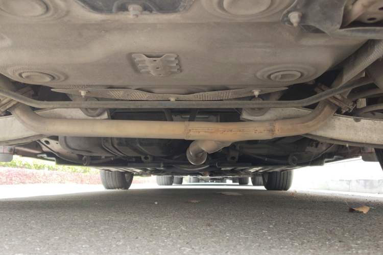 Used Suzuki Kizashi 2011 2.4L Two-Wheel Drive CVT Standard Edition Chassis Rear