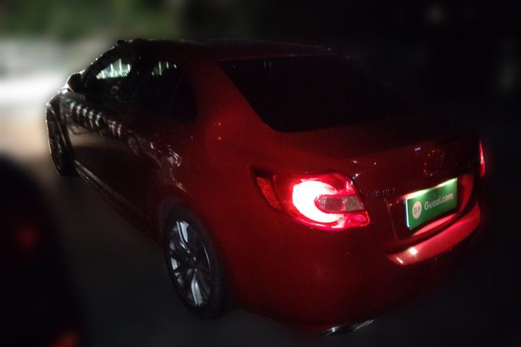 Used Suzuki Kizashi 2011 2.4L Two-Wheel Drive CVT Standard Edition Exterior 3