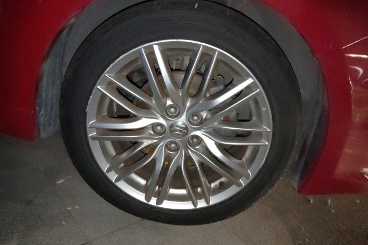 Used Suzuki Kizashi 2011 2.4L Two-Wheel Drive CVT Standard Edition Exterior 7