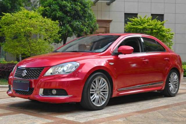 Used Suzuki Kizashi 2011 2.4L Two-Wheel Drive Sport with Navigation