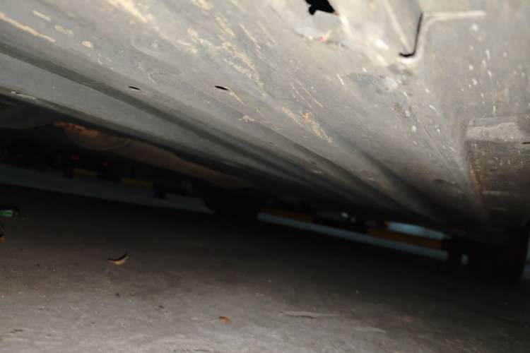 Used Suzuki Kizashi 2011 2.4L Two-Wheel Drive Manual Standard Edition Chassis Front Left