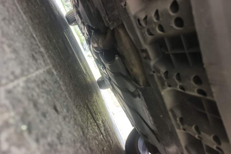 Used Suzuki Kizashi 2011 2.4L Two-Wheel Drive CVT Standard Edition Chassis Front