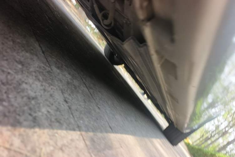Used Suzuki Kizashi 2011 2.4L Two-Wheel Drive CVT Standard Edition Chassis Rear Right
