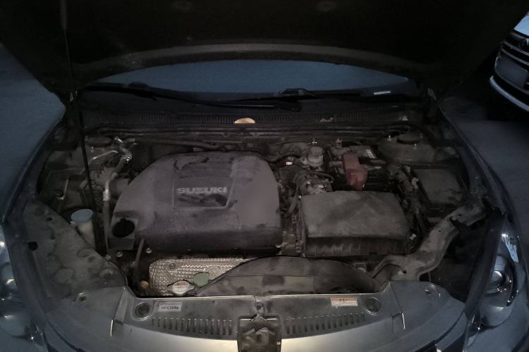 Used Suzuki Kizashi 2011 2.4L Two-Wheel Drive CVT Standard Edition Engine Bay