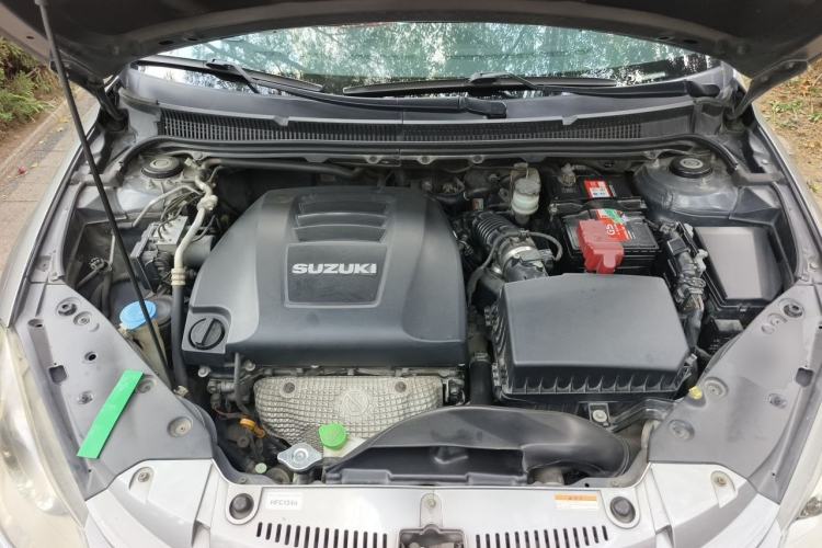 Used Suzuki Kizashi 2011 2.4L Two-Wheel Drive CVT Standard Edition Engine Bay
