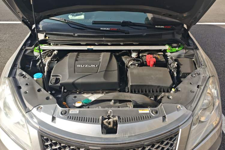 Used Suzuki Kizashi 2011 2.4L Two-Wheel Drive Manual Standard Edition Engine Bay